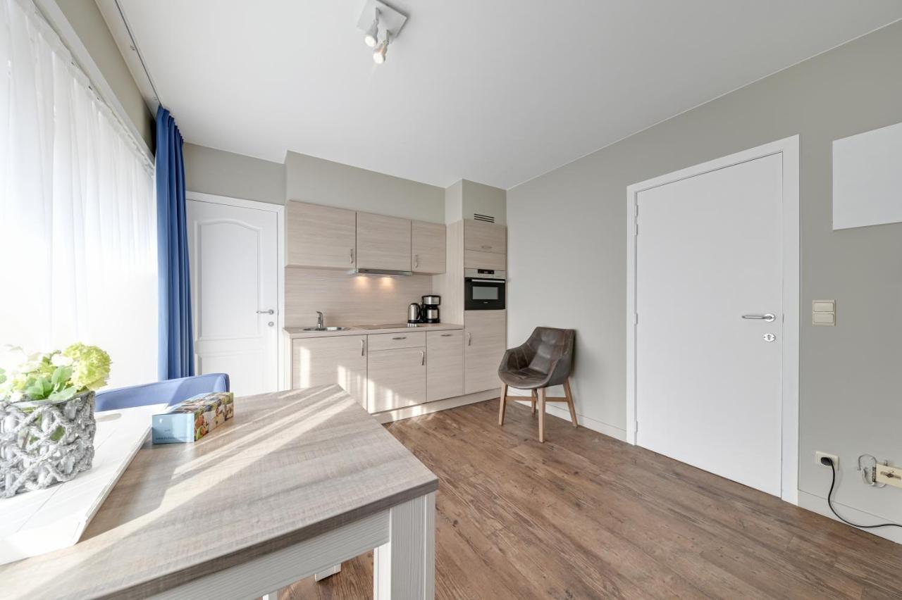 Holiday Suites Де Хаан Екстериор снимка