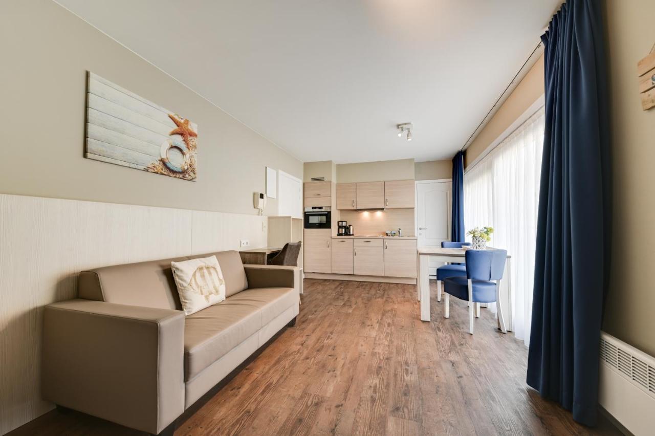 Holiday Suites Де Хаан Екстериор снимка